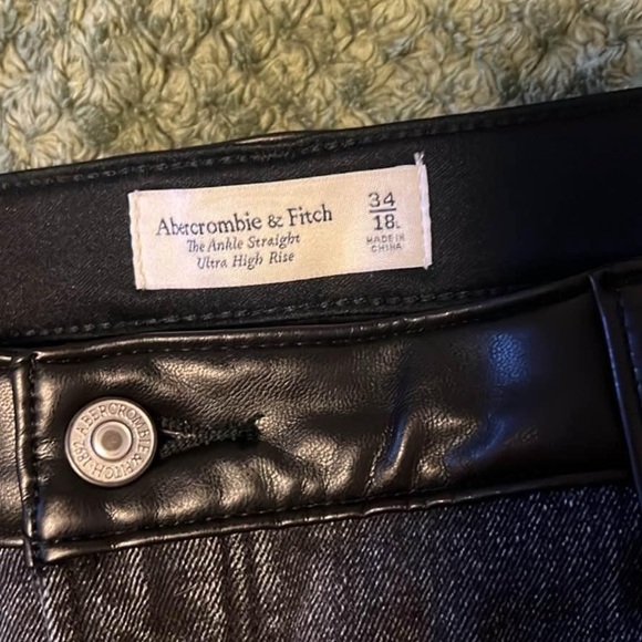 Abercrombie & Fitch: Mixed Fabric Ultra High Rise Ankle Straight - Picture 5 of 6